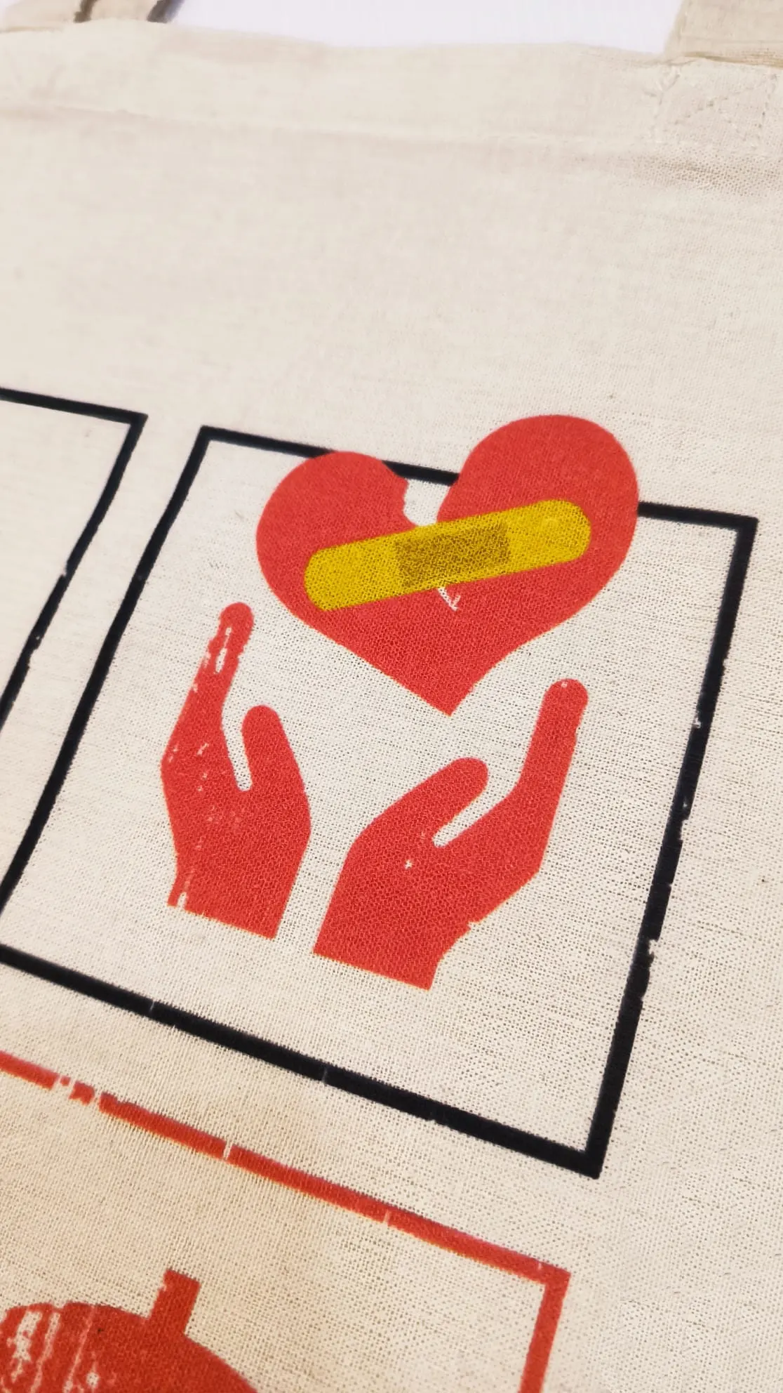 Tote bag tirita corazón